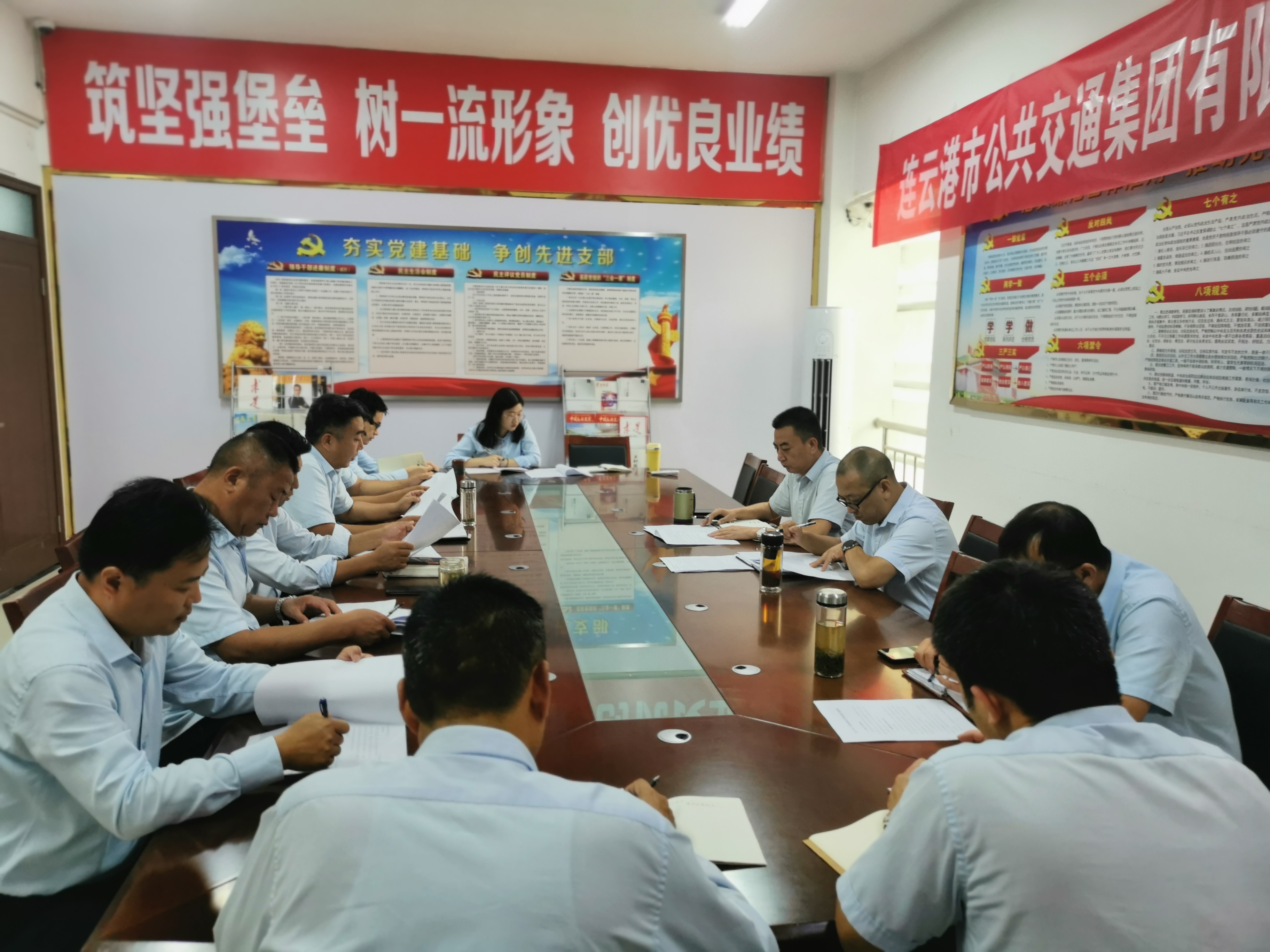 繃緊每根弦，守牢每條線，機(jī)務(wù)管理不松懈