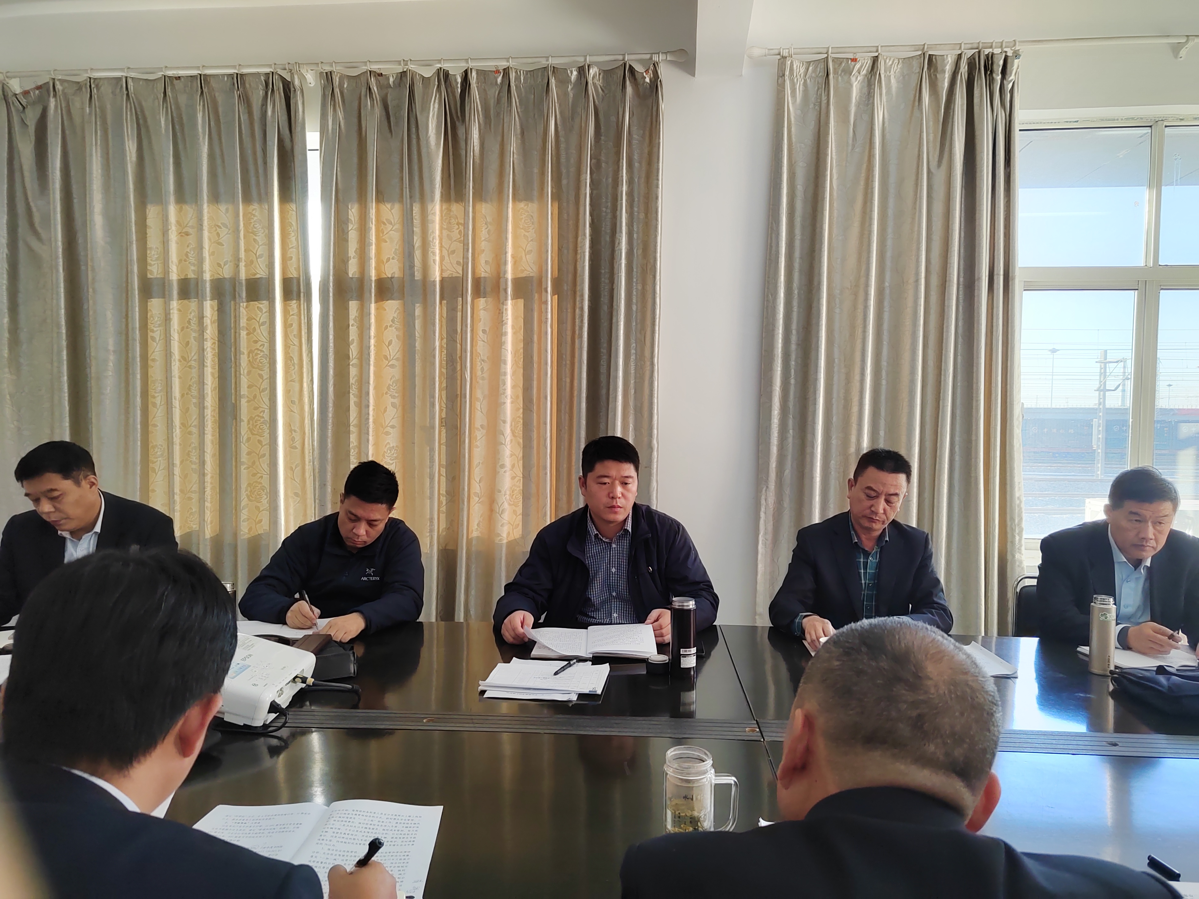 公交集團到公交事業(yè)二部開展工作調(diào)研