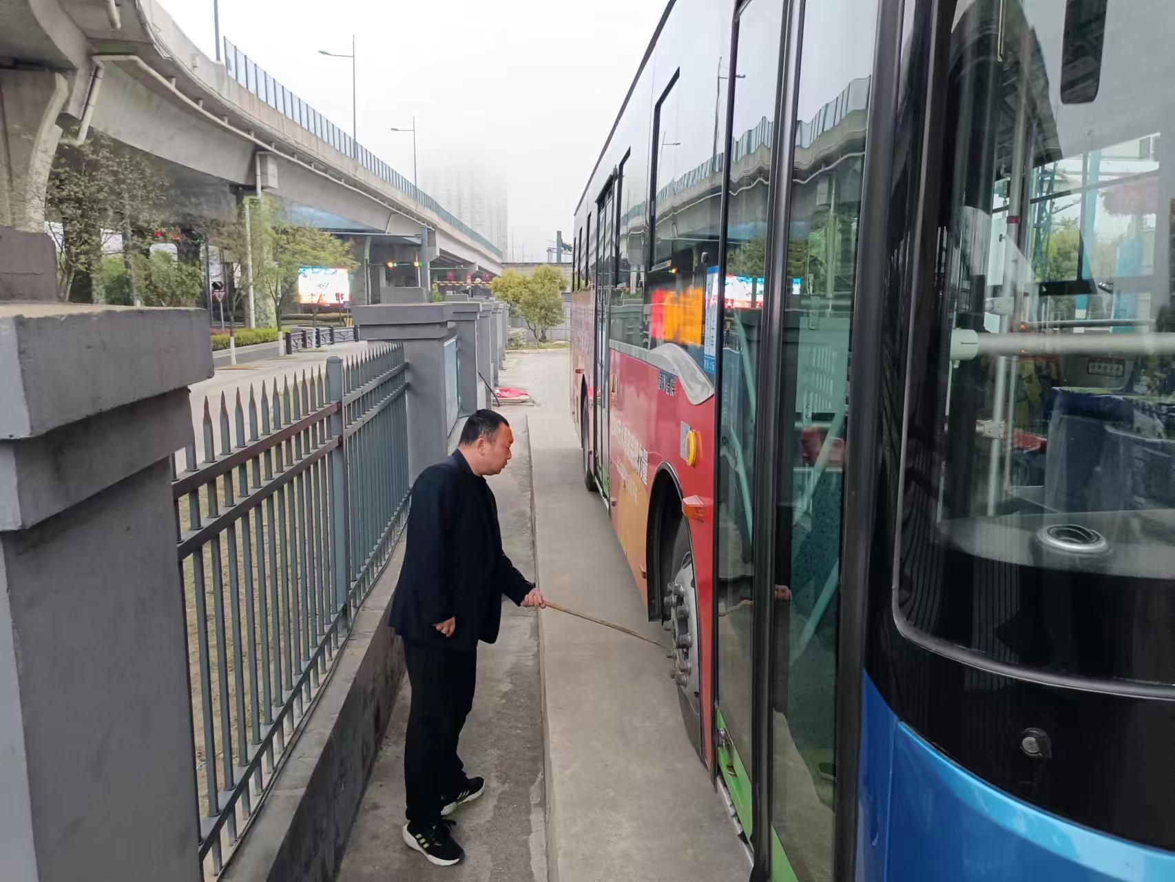 公交集團(tuán)公交事業(yè)二部積極做好公交游16路開(kāi)通工作