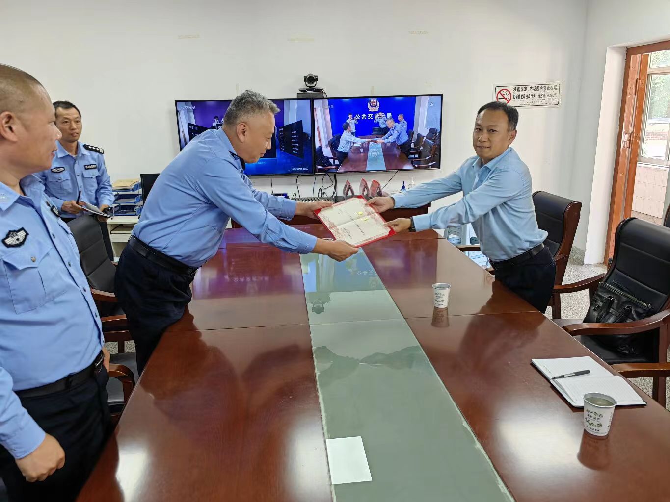 一份“特殊”的聘書，既是榮譽(yù)，更是鞭策！新的里程 新的使命——安全保衛(wèi)部于亮獲聘江蘇省公共交通安保專家