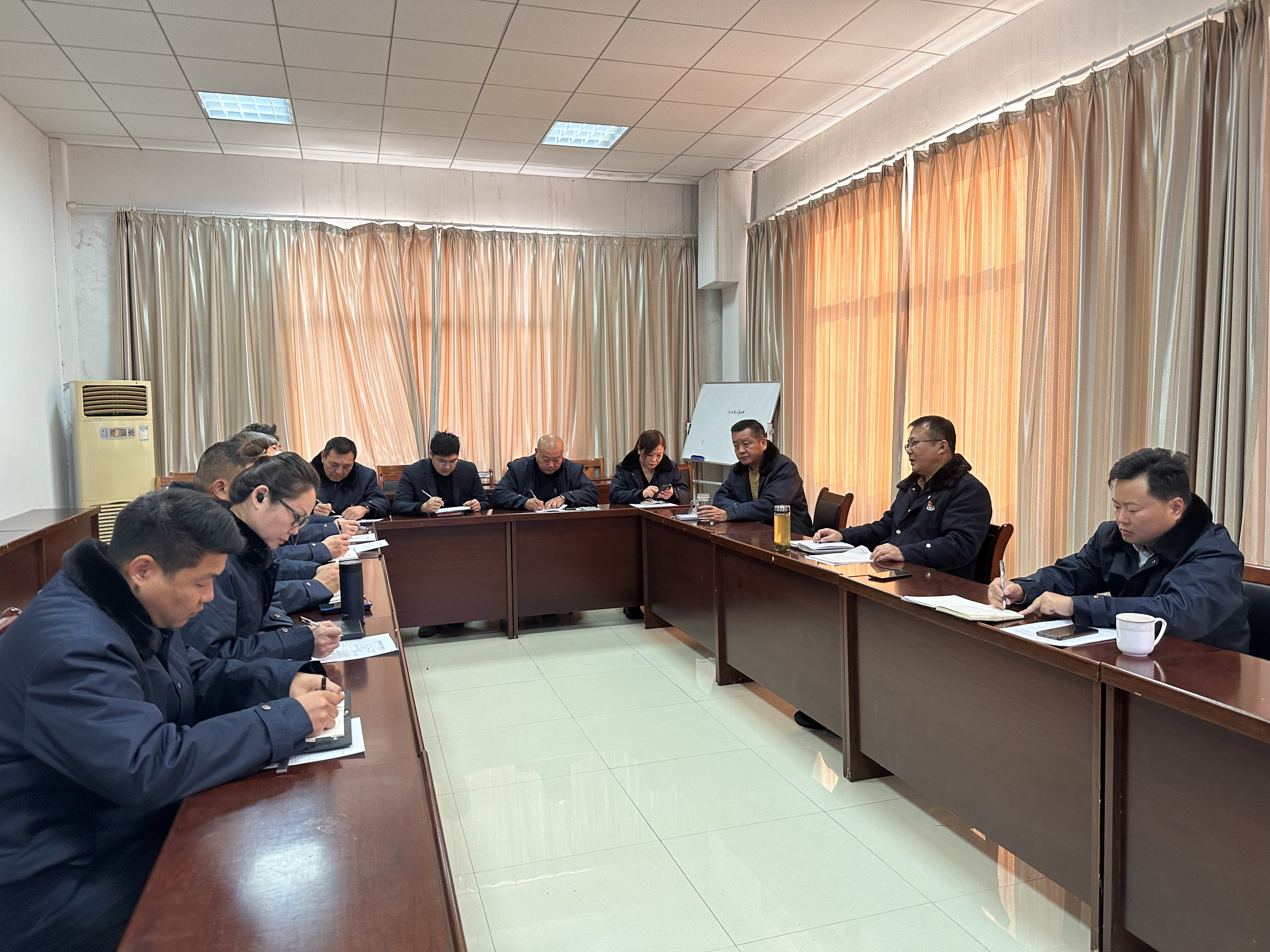 公交集團(tuán)機(jī)務(wù)技術(shù)事業(yè)部開展“憲法宣傳周”普法活動(dòng)