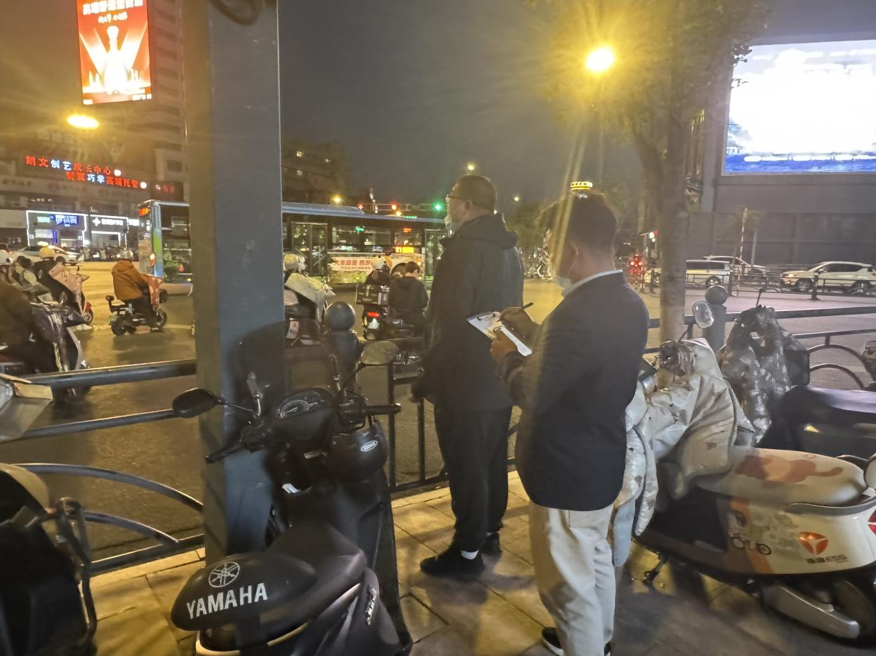 筑牢安全防線，落實右轉(zhuǎn)必停管控措施