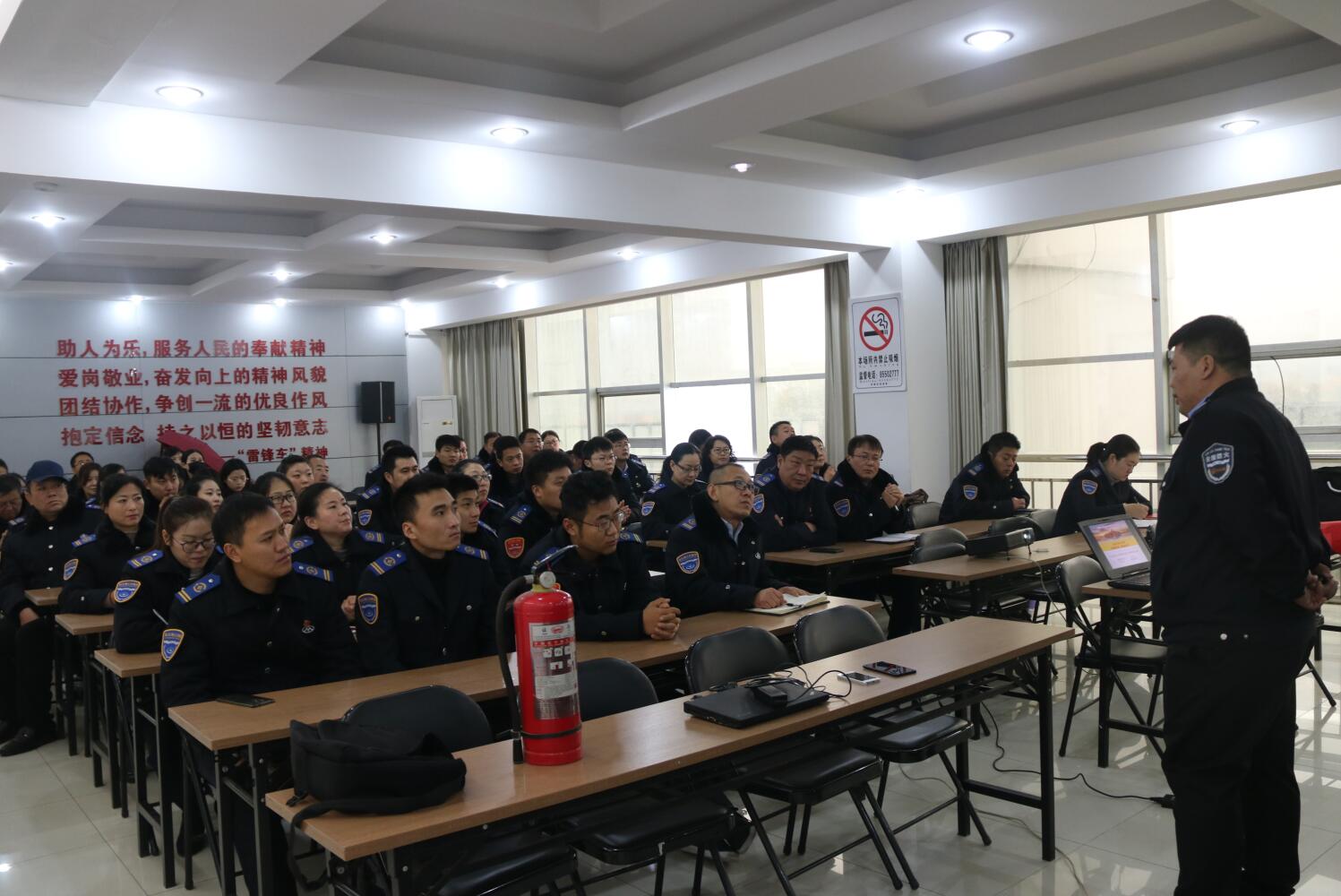 公交集團(tuán)開展“119”消防宣傳日活動