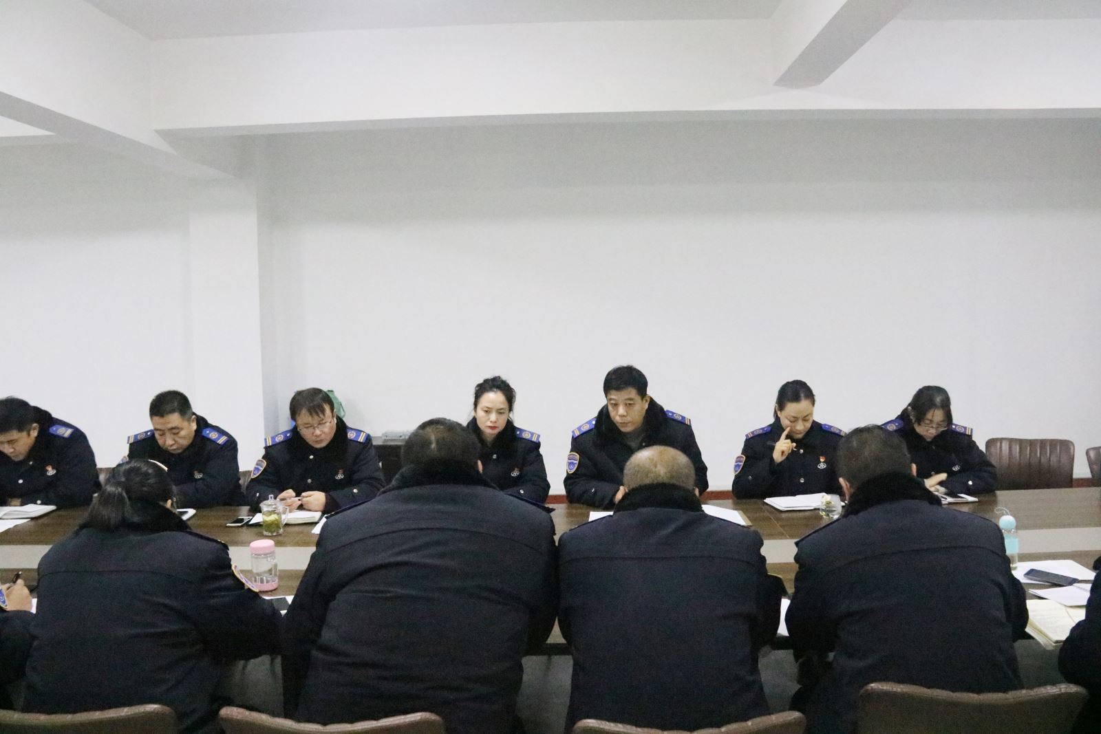 公交集團事業(yè)部召開加強清明節(jié)期間黨風(fēng)廉潔自律工作專題會