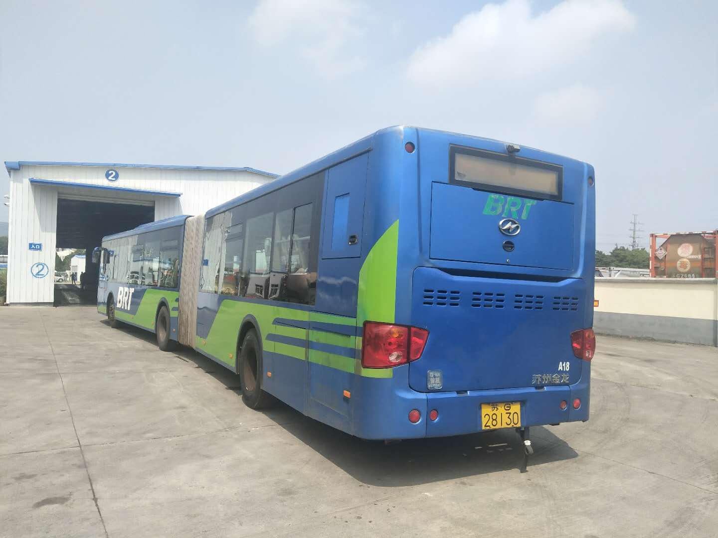 快速公交事業(yè)部組織車輛年審、二維