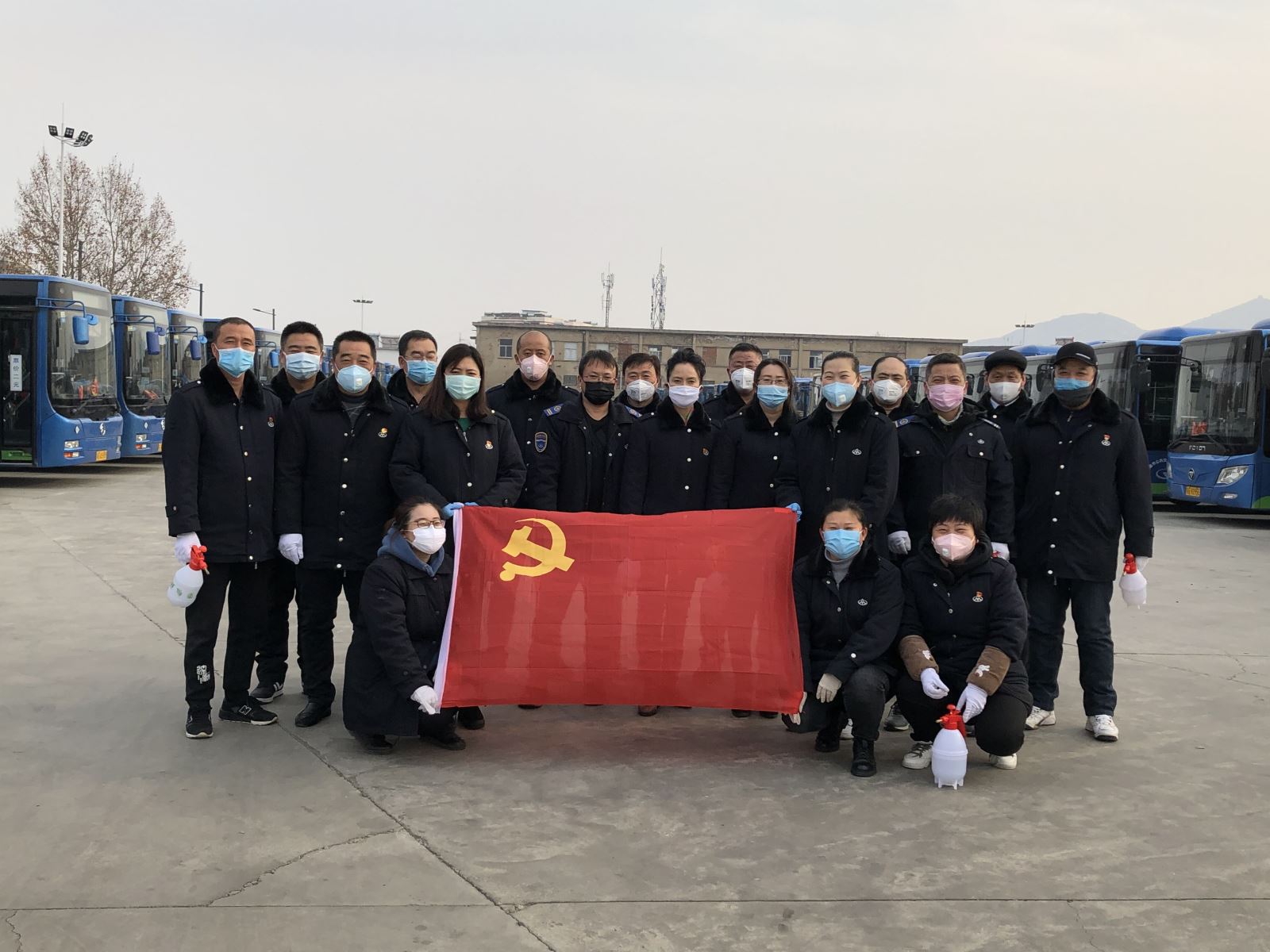 堅守一線，用行動譜寫了一曲“愛的奉獻”