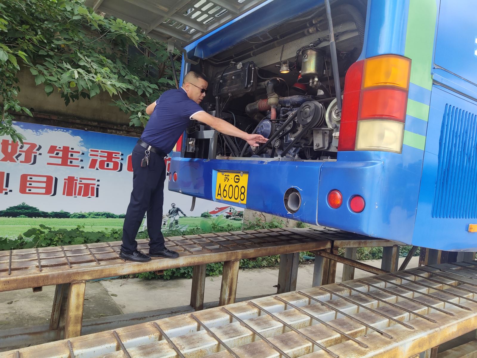 公交事業(yè)一部開(kāi)展公交車輛例保全面大檢查