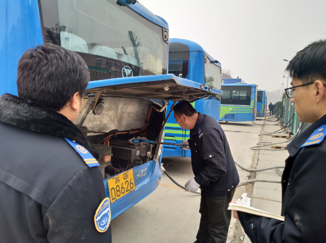 公交集團(tuán)認(rèn)真做好“兩會”期間機(jī)務(wù)保障工作