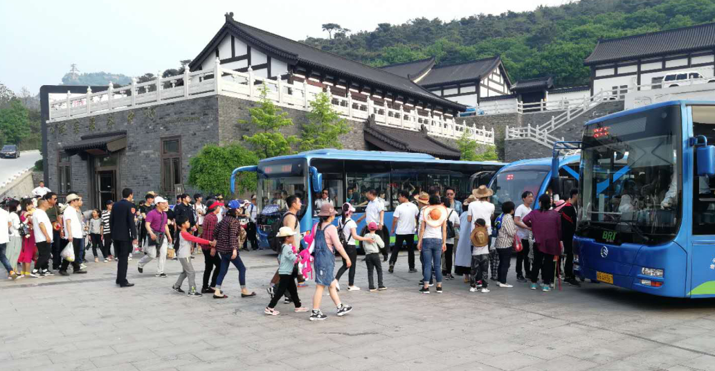 公交集團(tuán)圓滿完成五一小長(zhǎng)假運(yùn)輸保障任務(wù)