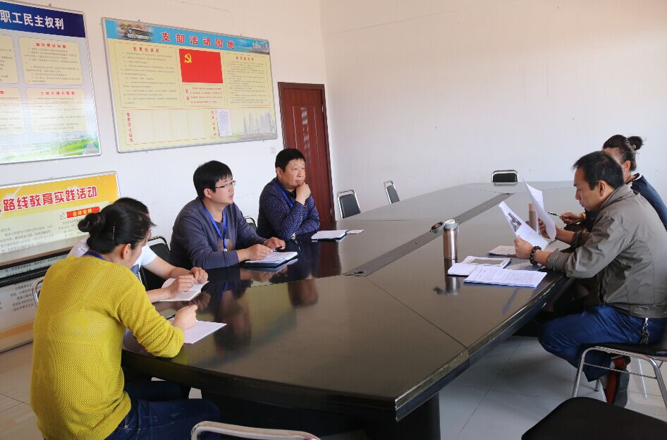 海通公交公司認(rèn)真做好安全巡查準(zhǔn)備工作