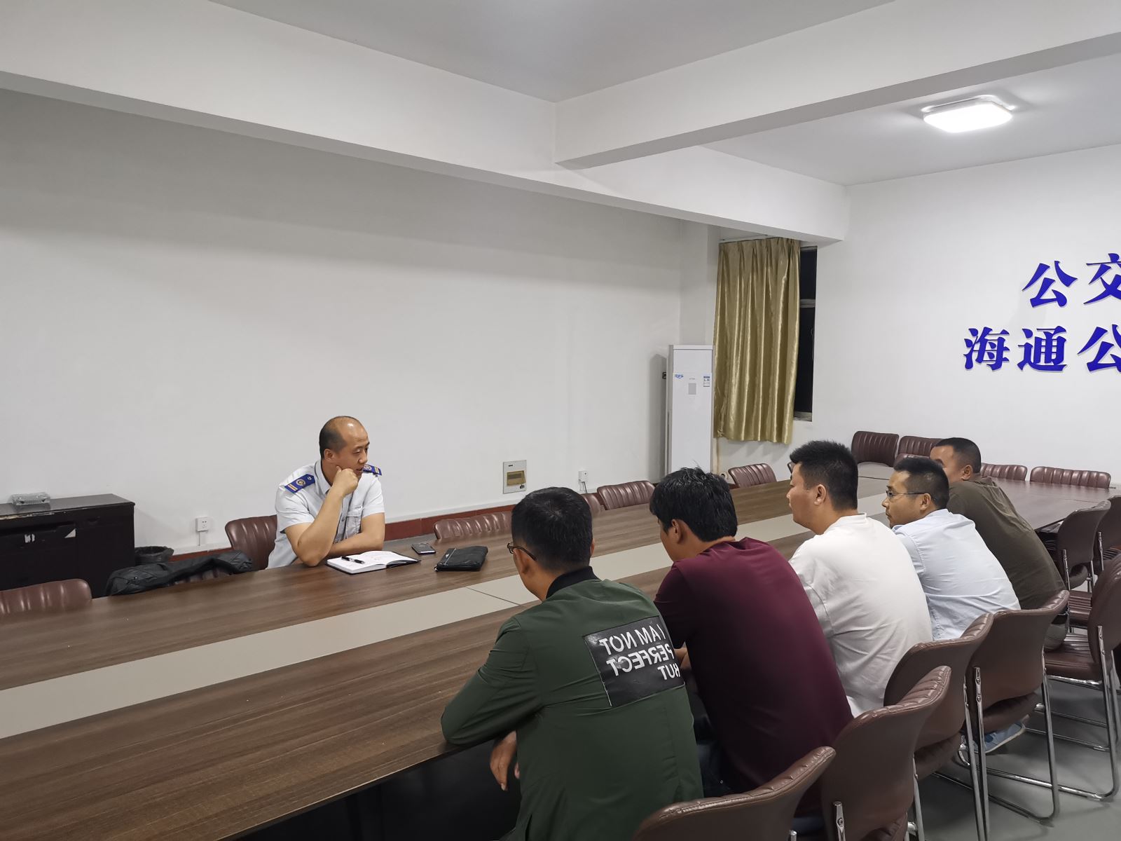 公交集團(tuán)公交事業(yè)一部開展新進(jìn)駕駛員雨季安全行車教育專題會議