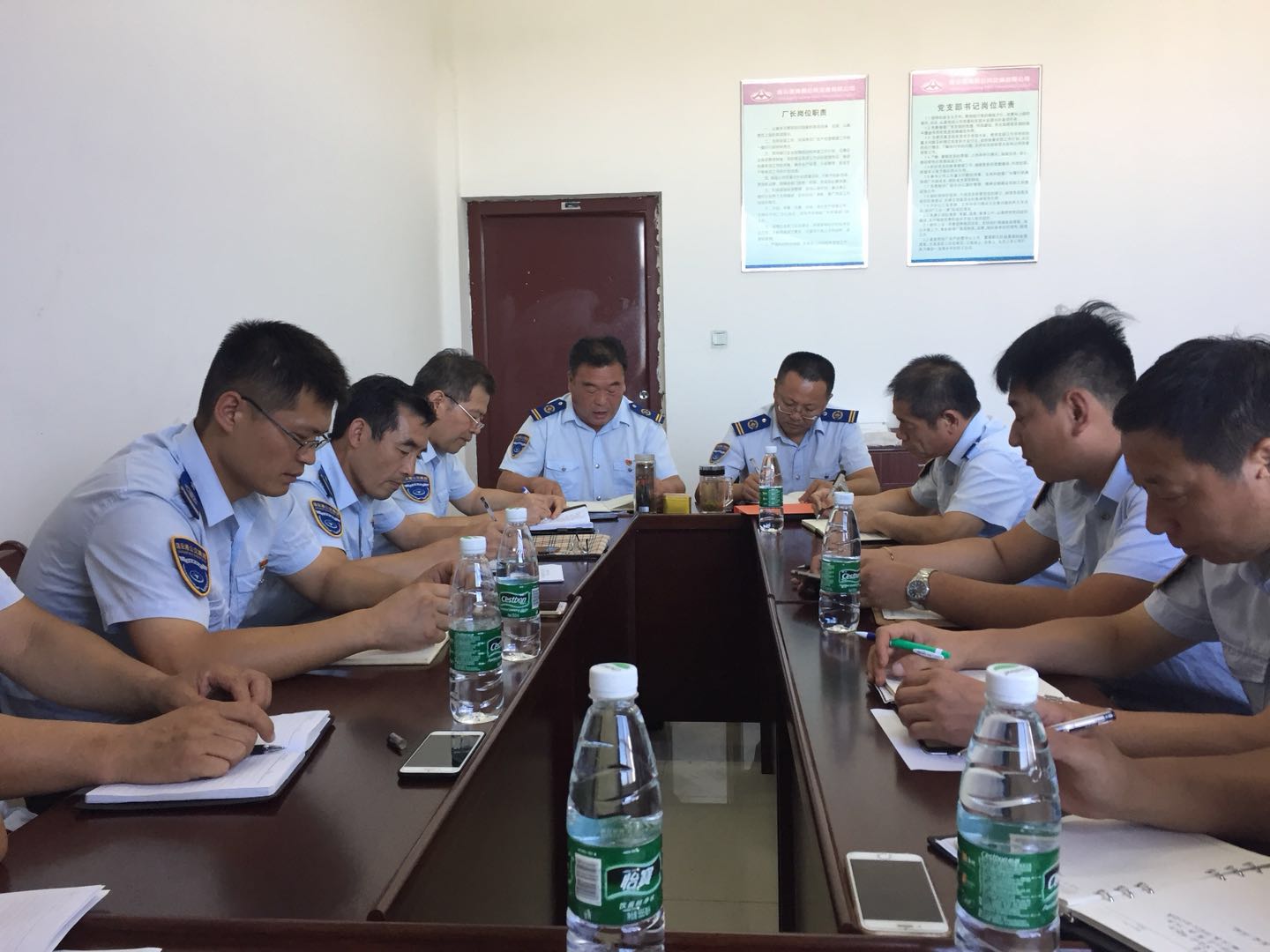 公交汽服公司開展安全生產(chǎn)法律法規(guī)學(xué)習(xí)培訓(xùn)