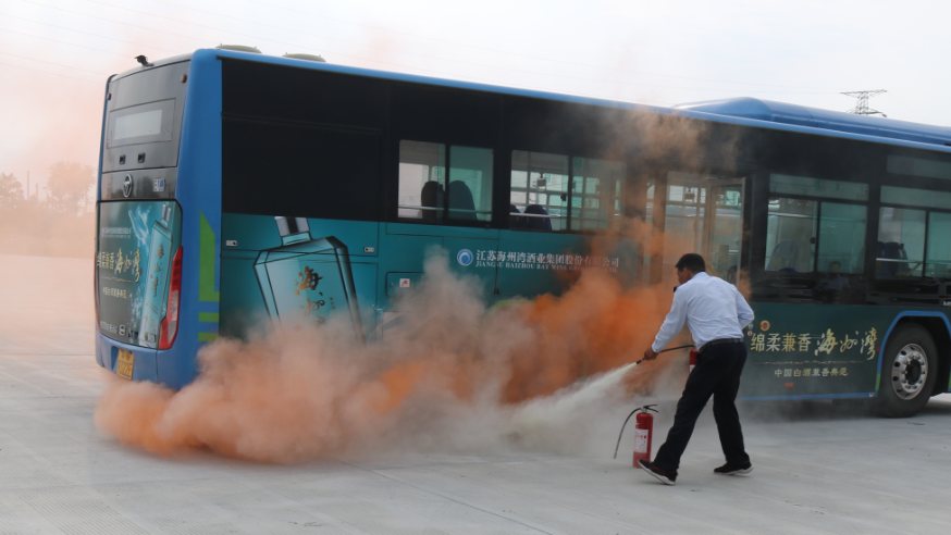 公交集團海通公交公司開展突發(fā)事件應(yīng)急處置演練