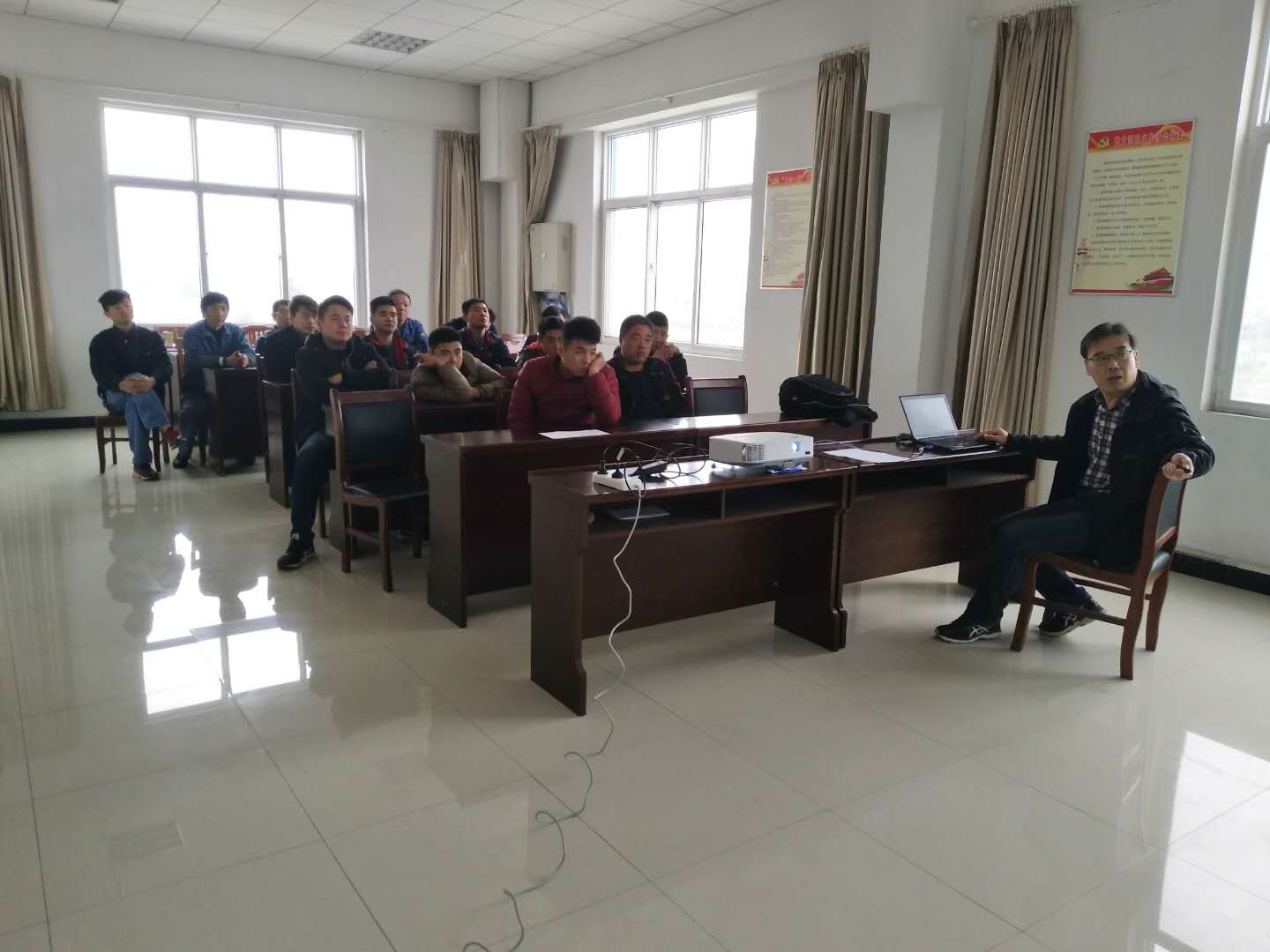 公交集團(tuán)維修公司、大浦保養(yǎng)廠舉辦技能知識(shí)培訓(xùn)活動(dòng)