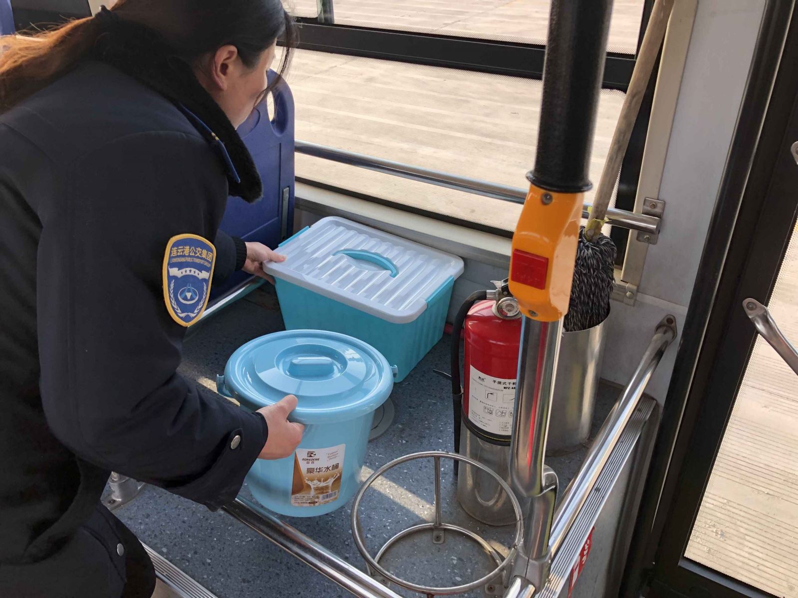 公交集團(tuán)公交事業(yè)一部積極開(kāi)展“文明城市示范線”創(chuàng)建活動(dòng)