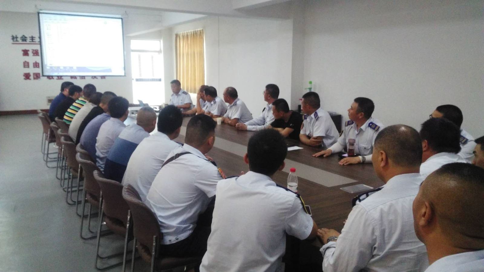 公交集團(tuán)公交事業(yè)一部開展駕駛員每周一講安全知識專題教育培訓(xùn)