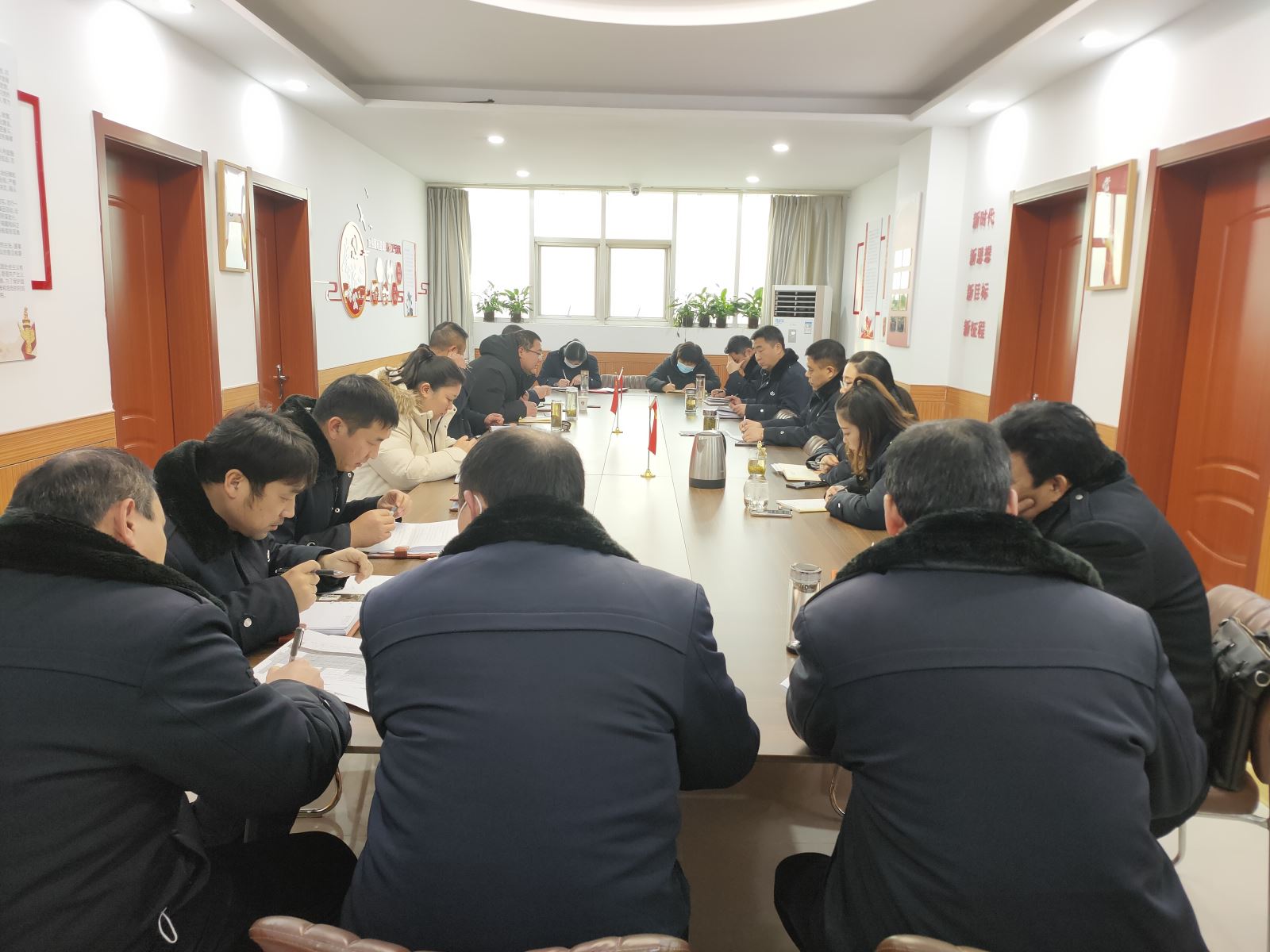 公交集團公交事業(yè)一部召開惡劣天氣應急預案啟動總結分析會