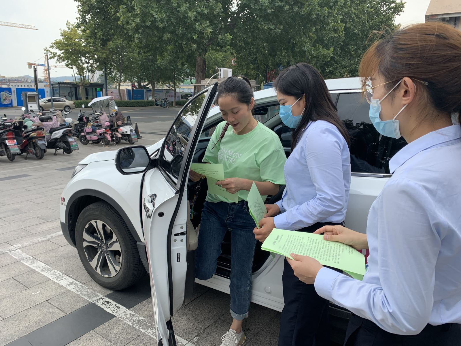 公交集團(tuán)開展2020年公交出行宣傳周暨無車日活動