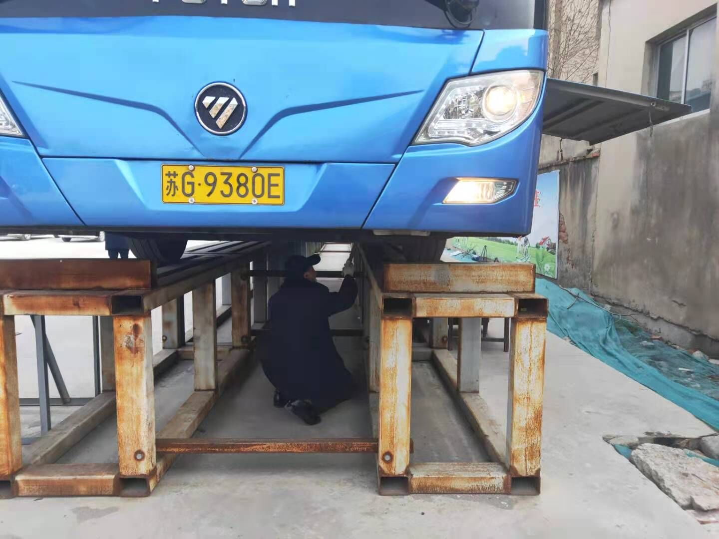 公交集團(tuán)公交事業(yè)一部開展車輛安全機(jī)務(wù)大排查