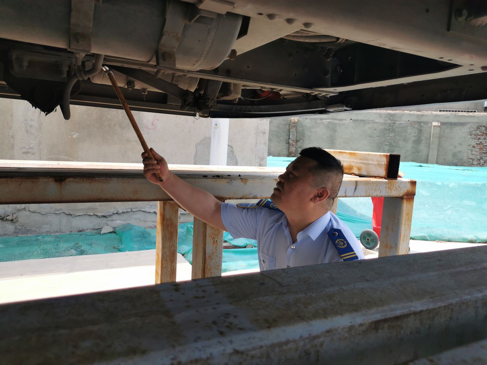 公交集團公交事業(yè)一部開展安全隱患排查 確保夏季安全生產