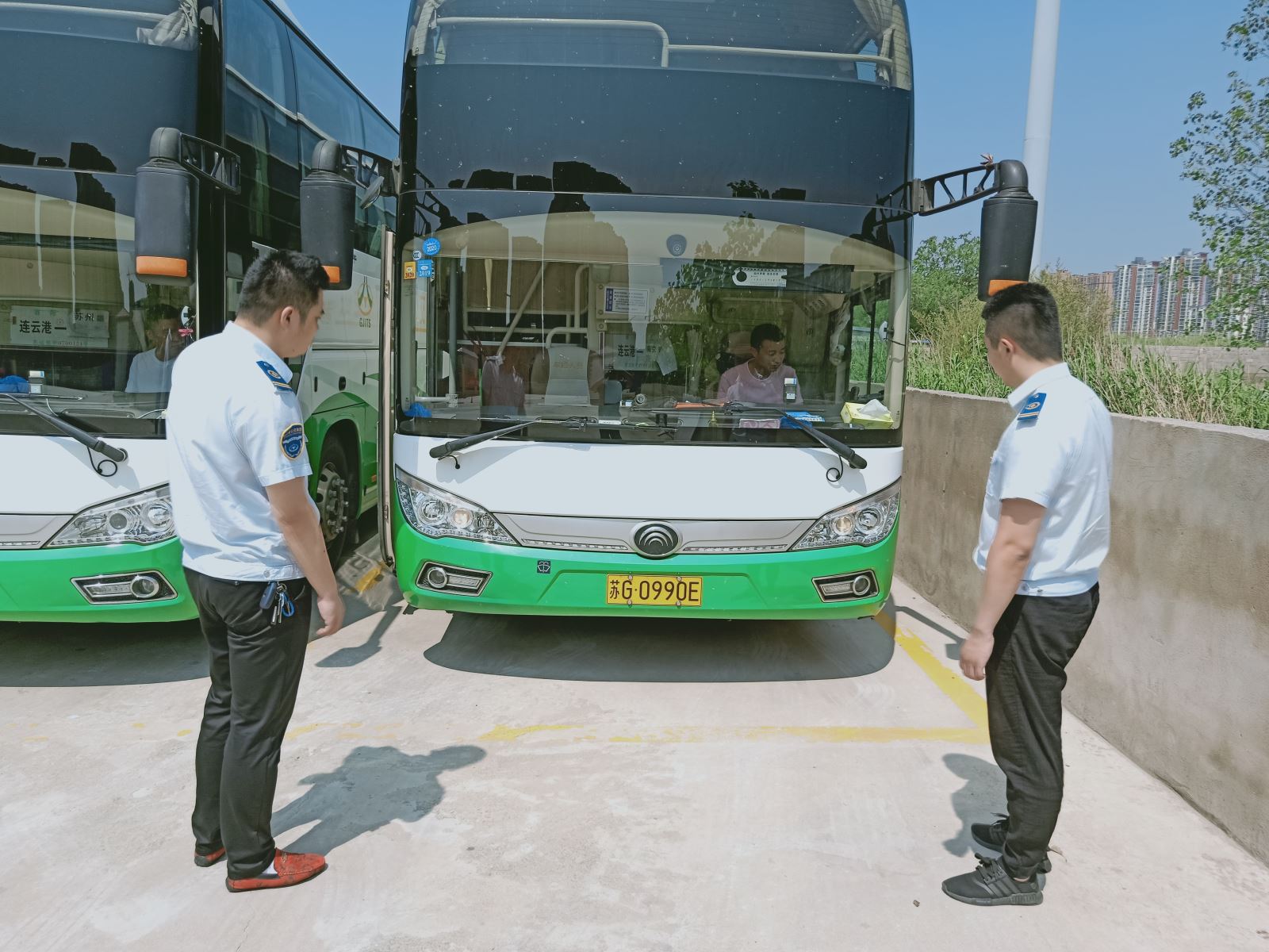 公交集團經(jīng)營發(fā)展事業(yè)部開展夏季車輛安全大檢查工作