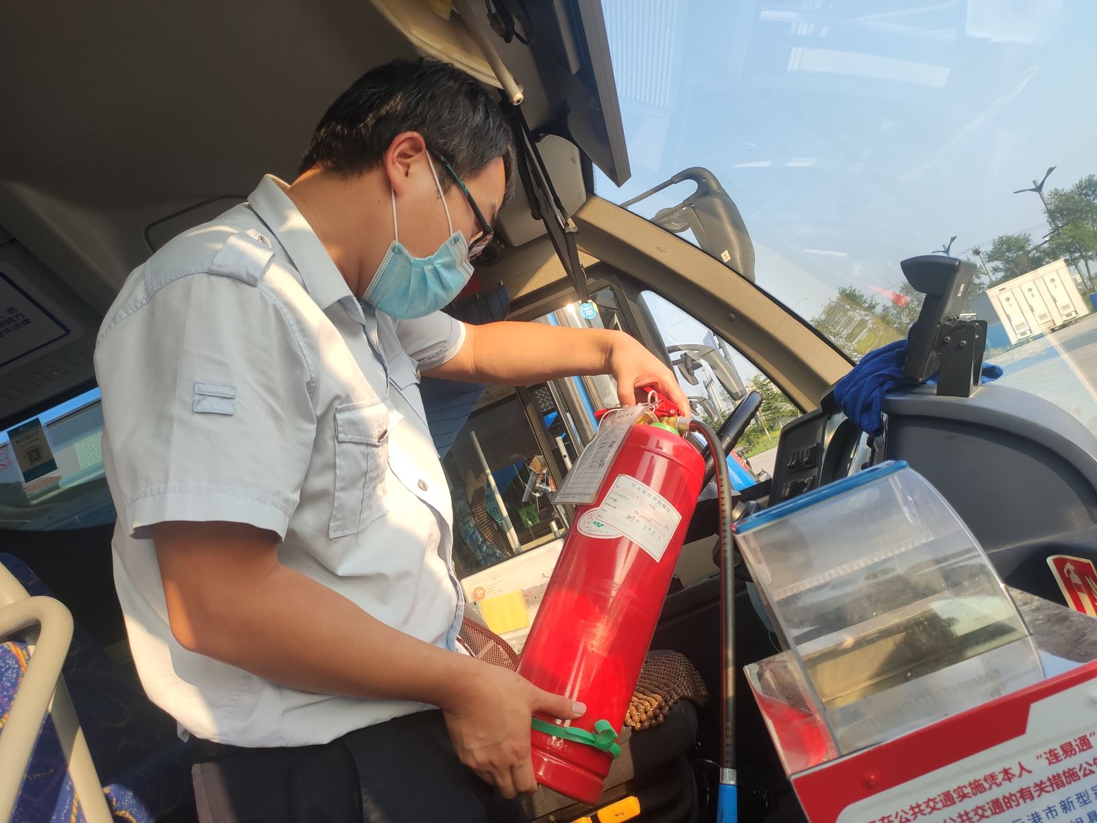 經(jīng)營發(fā)展事業(yè)部積極做好高溫天氣安全 生產(chǎn)服務(wù)工作