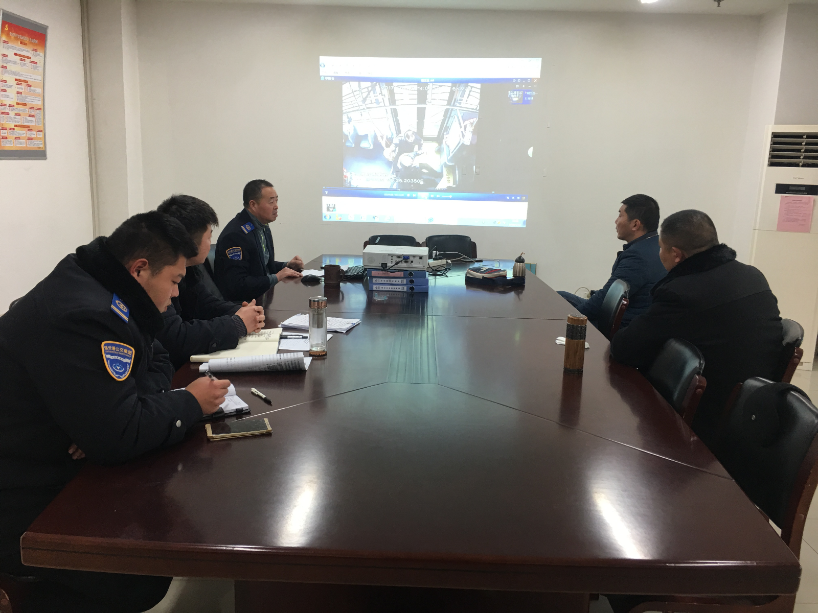 公交集團(tuán)快速公司開(kāi)展駕駛員安全教育再培訓(xùn)