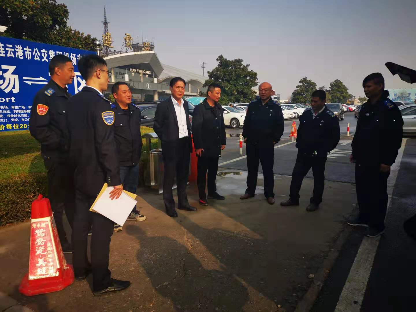 公交集團(tuán)經(jīng)營(yíng)發(fā)展事業(yè)部開展機(jī)場(chǎng)專線安全檢查