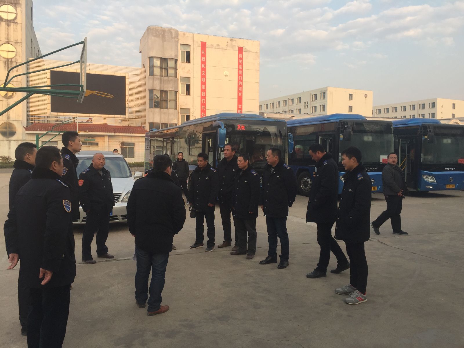 公交新浦公司全力做好“小高考”定制公交安全運(yùn)輸保障工作