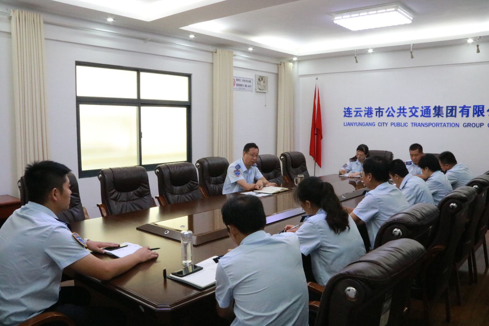 公交集團(tuán)召開(kāi)機(jī)關(guān)部室工作作風(fēng)專題會(huì)議