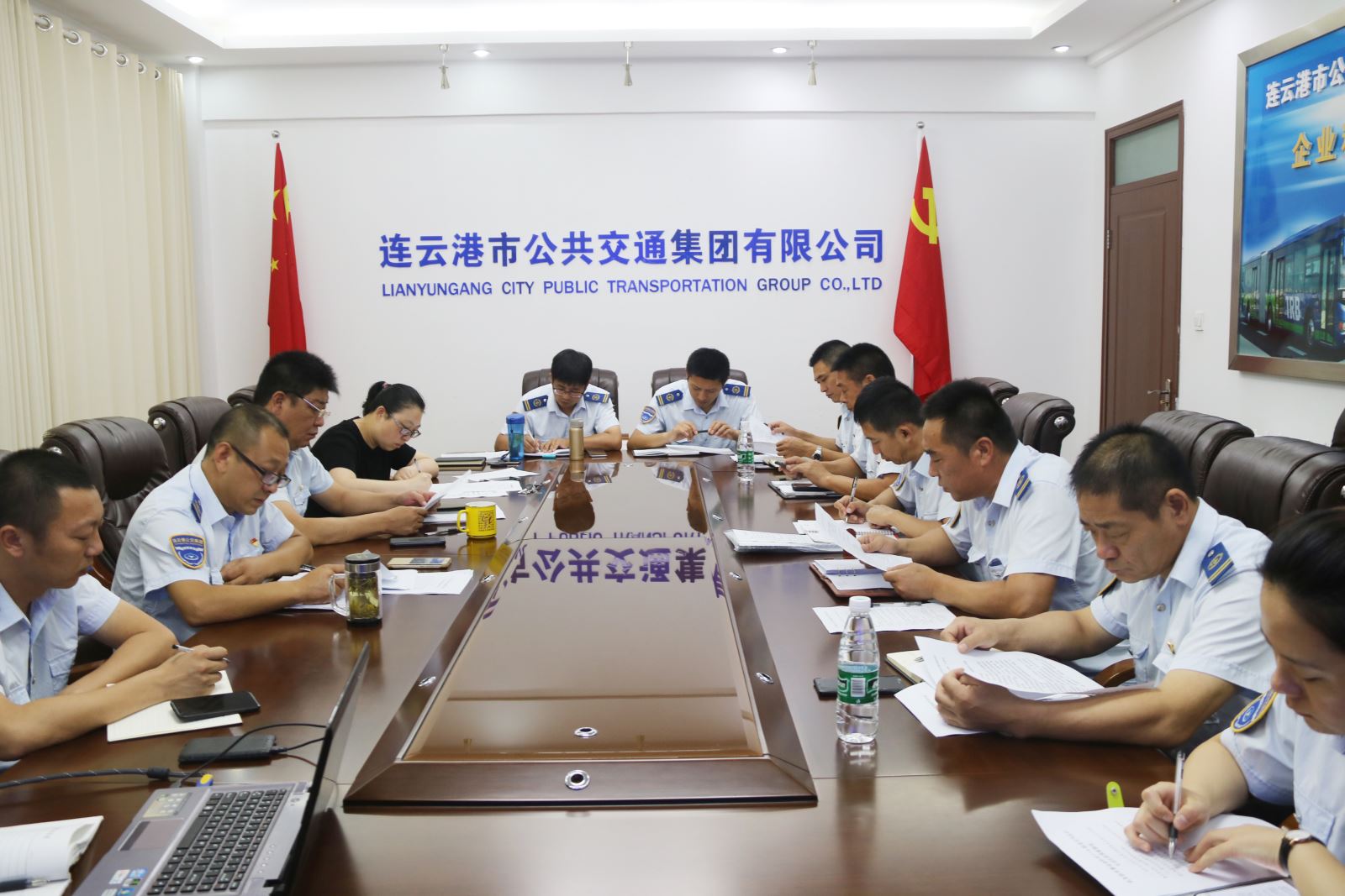 公交集團(tuán)召開(kāi)安全生產(chǎn)專(zhuān)題會(huì)議