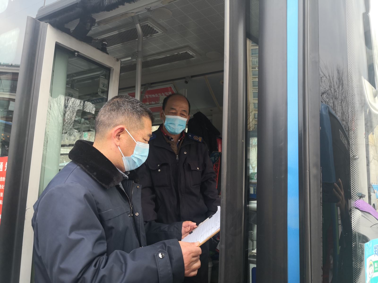 公交集團(tuán)公交事業(yè)二部持續(xù)做好疫情防控工作