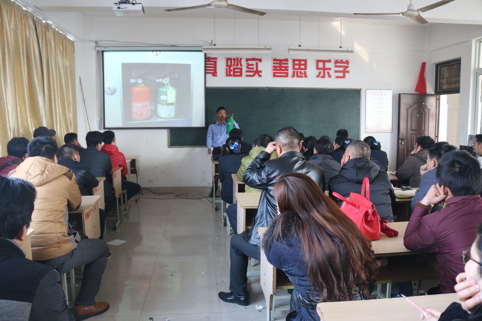 海通公交公司開展消防安全知識培訓(xùn)