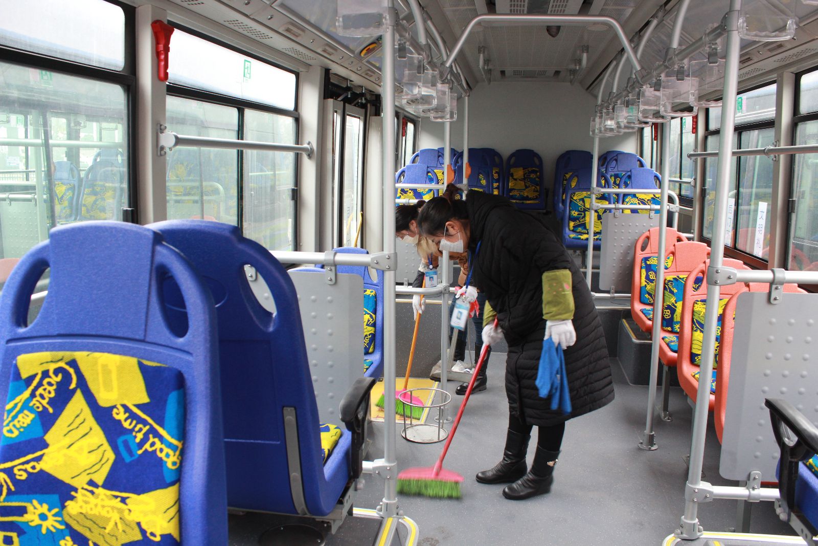 公交東部公司做好新車上線準備工作