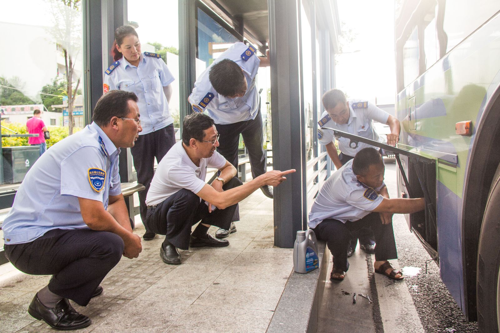 公交集團(tuán)領(lǐng)導(dǎo)帶隊(duì)督導(dǎo)問(wèn)安全