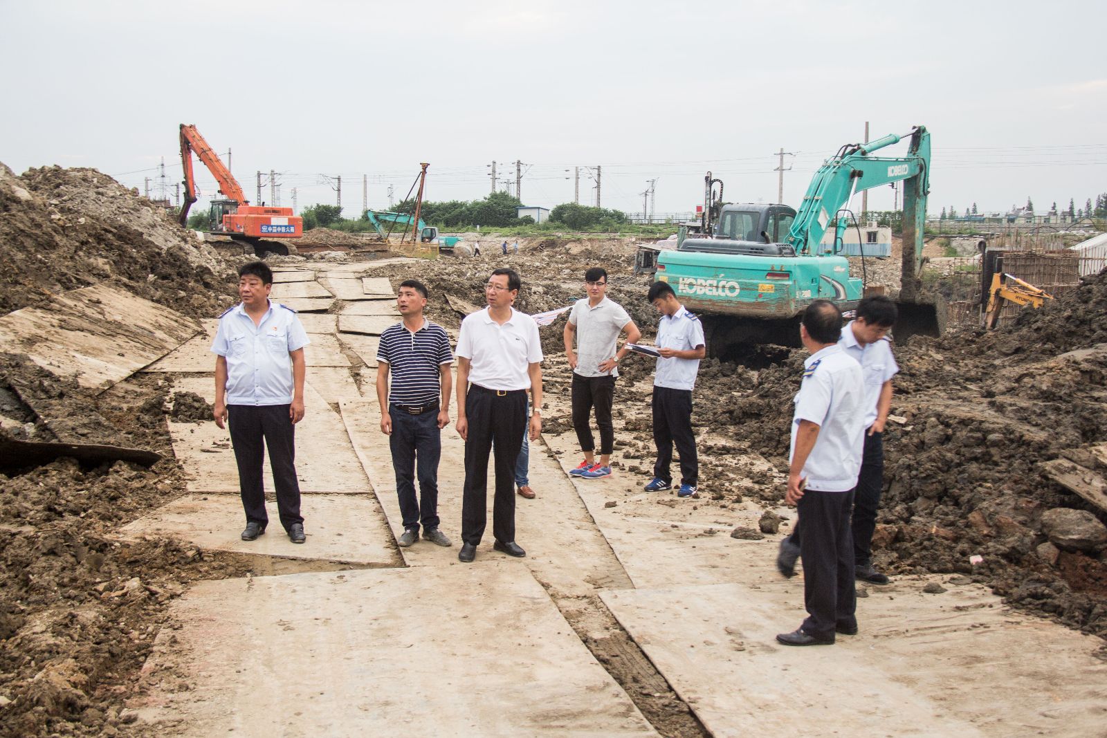 公交集團(tuán)調(diào)研場(chǎng)站建設(shè)工作