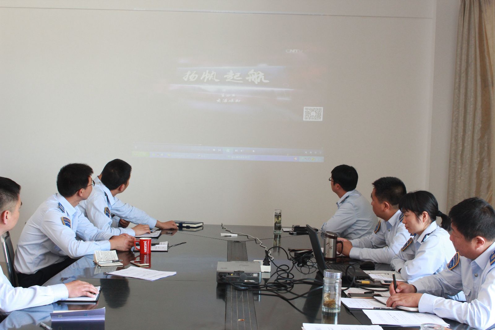 公交東部公司組織觀看專題片《揚帆起航》第三、四、五集