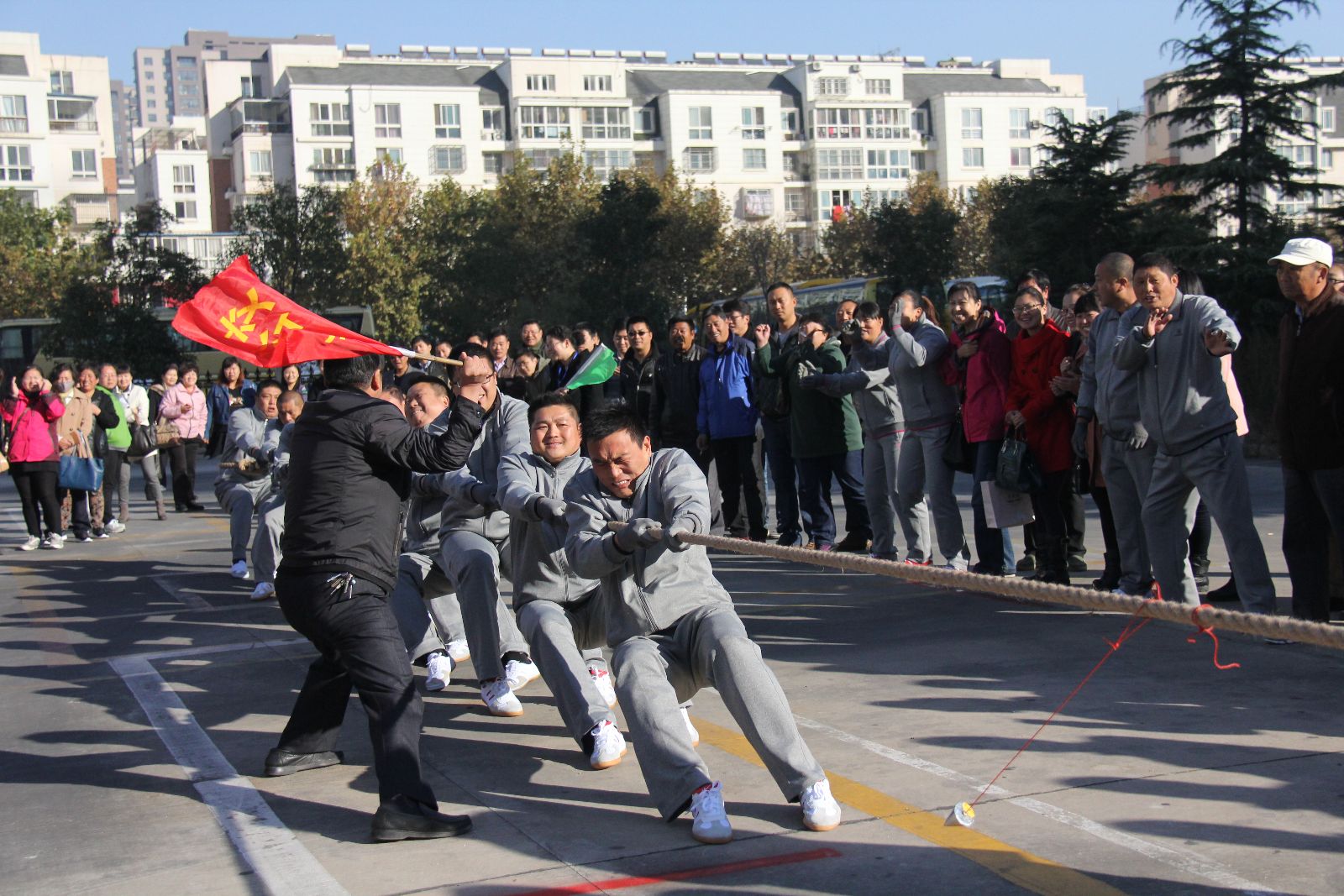 海通公交參加拔河比賽取得佳績(jī)