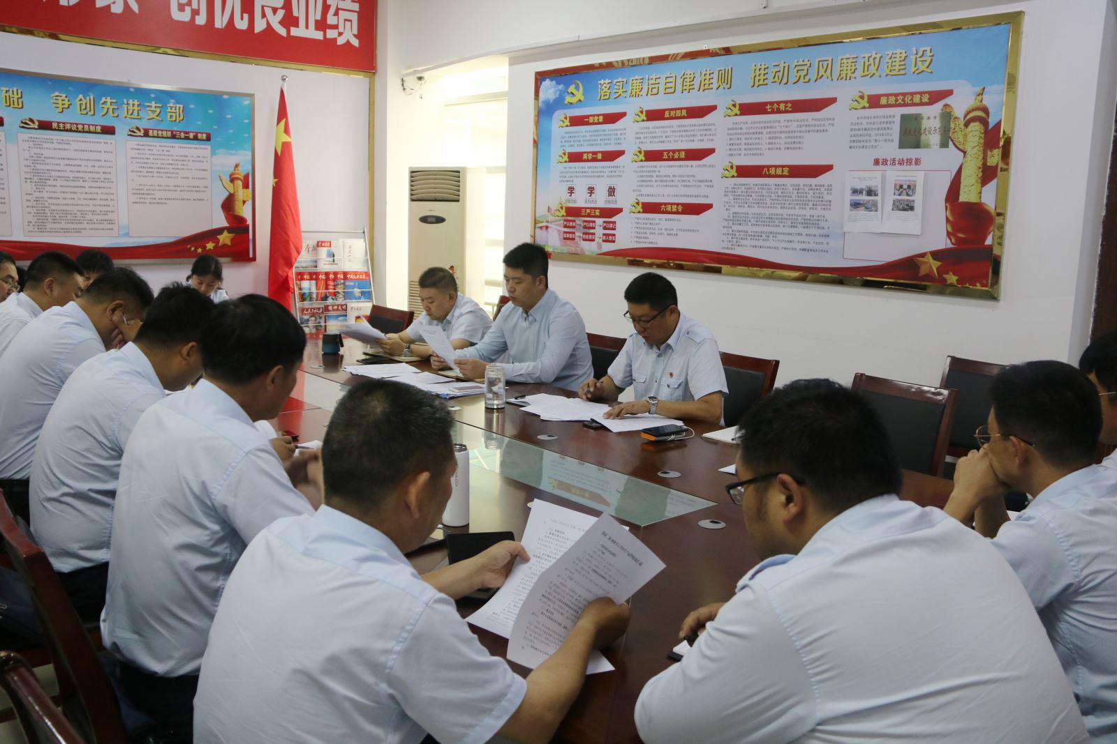 公交集團(tuán)召開高、中考運(yùn)輸保障會(huì)議