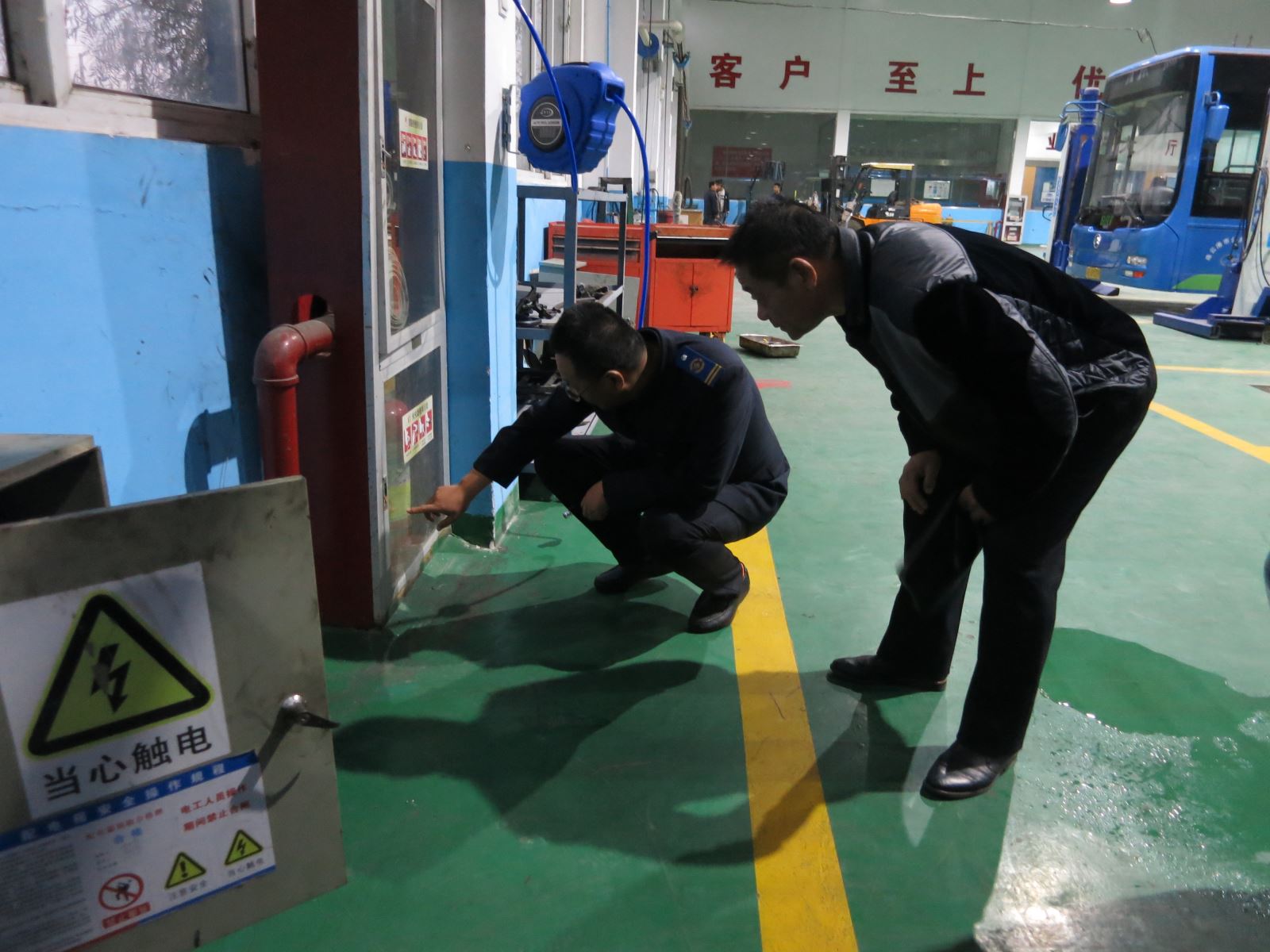 公交集團(tuán)汽服公司開展冬季安全生產(chǎn)檢查工作