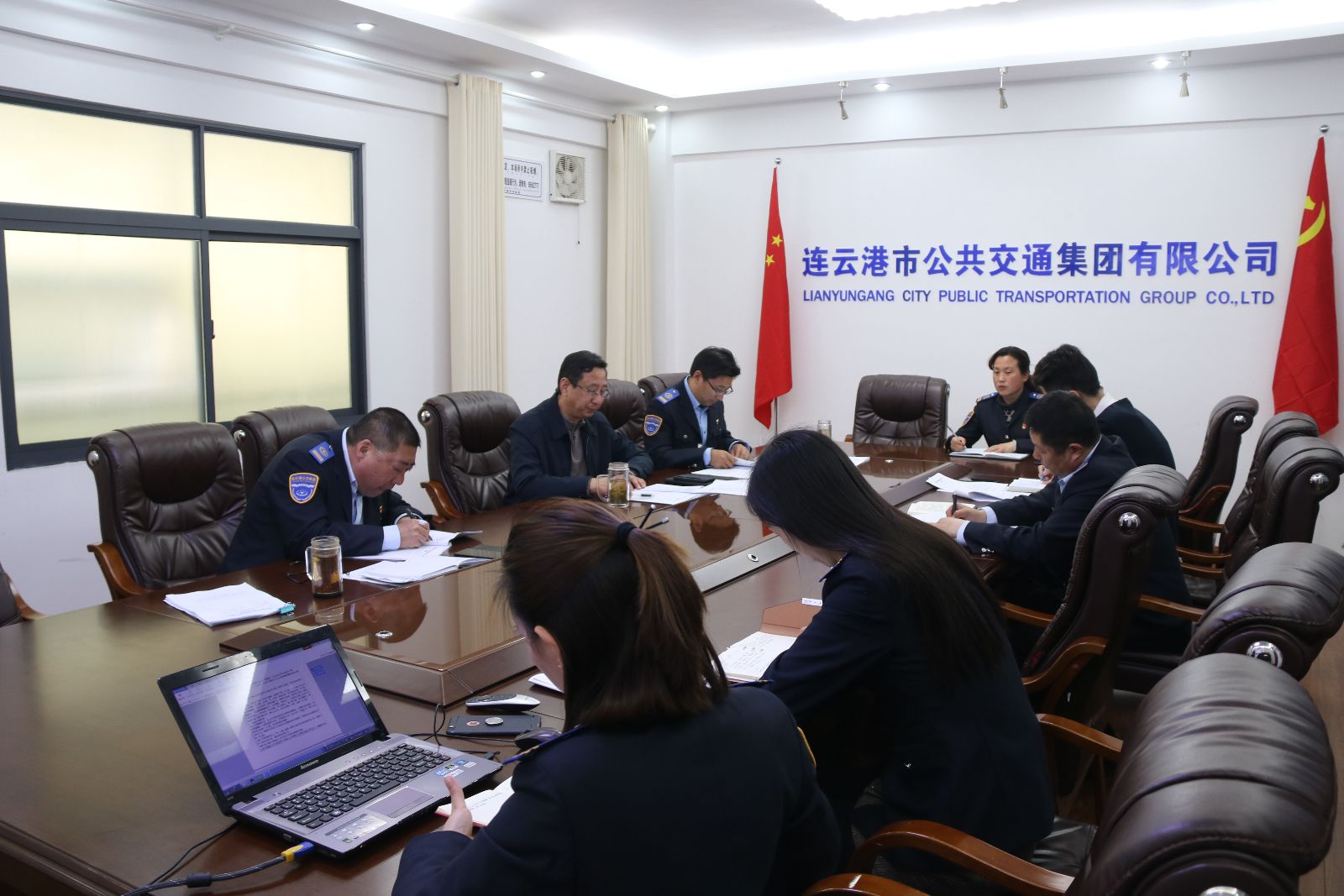 公交集團(tuán)召開2018年人大建議、政協(xié)提案辦理工作專題會議