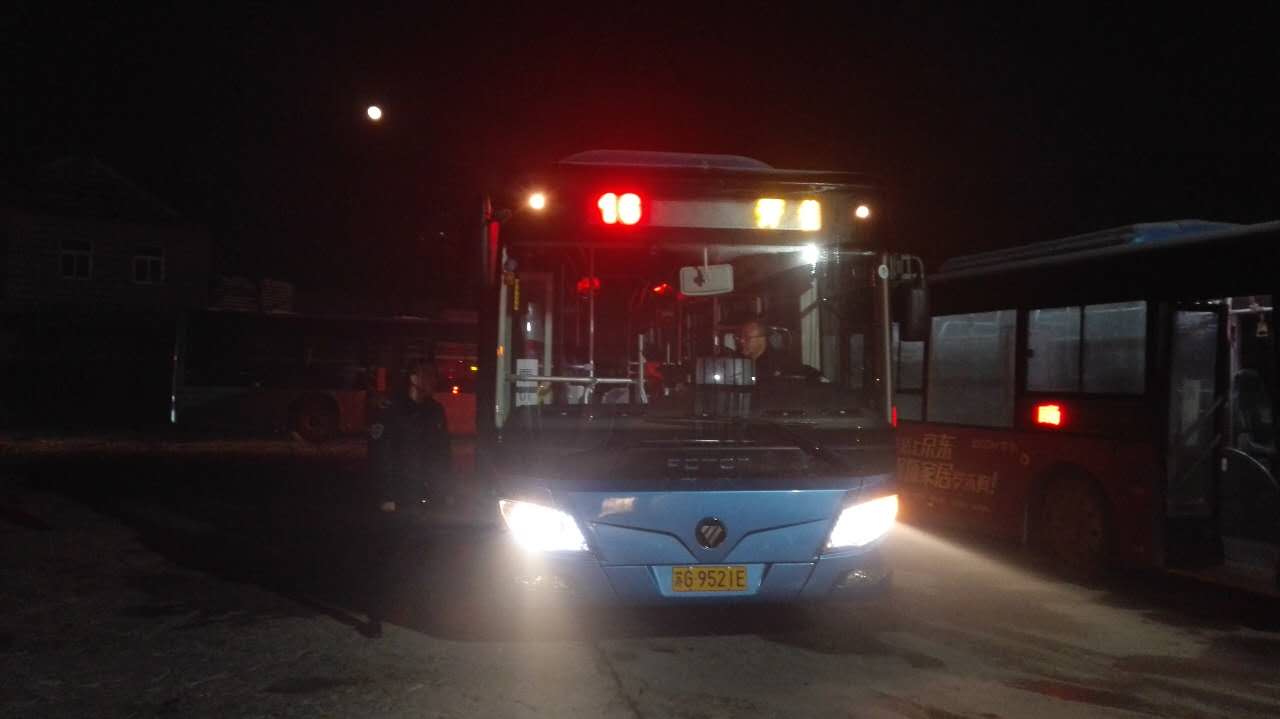 春運(yùn)第一天，公交海州公司認(rèn)真做好發(fā)車前的安全交待工作